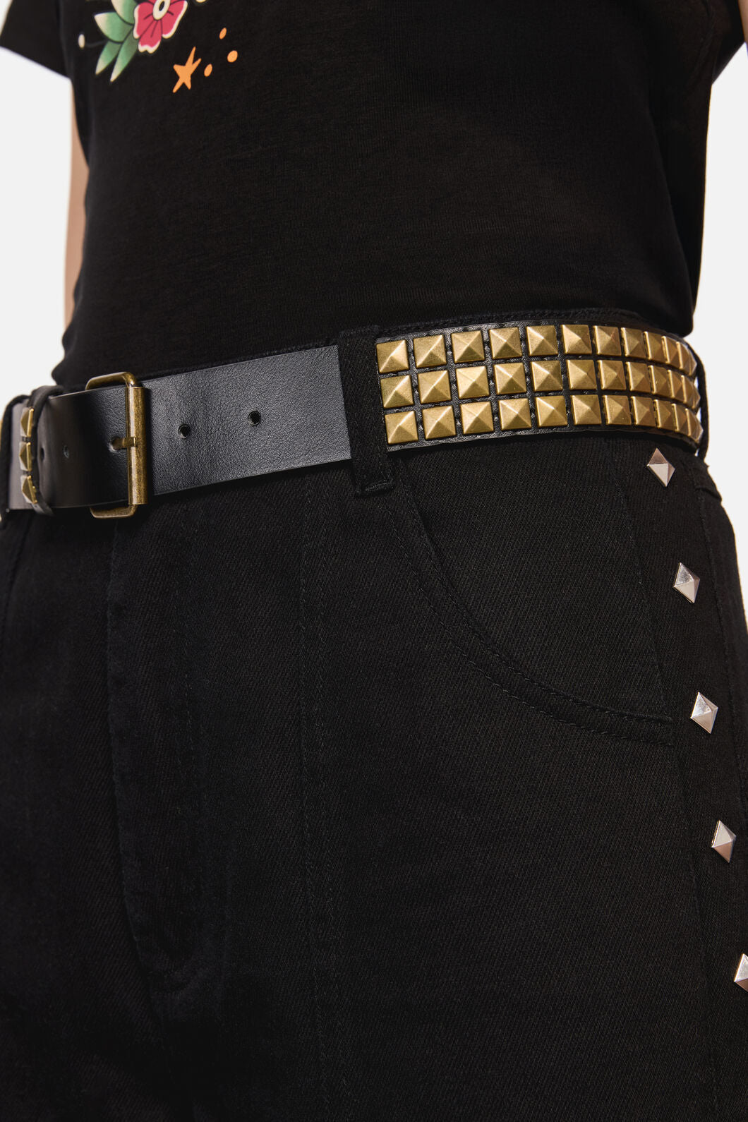 Dangerfield NZ - Brass Pyramid Stud Belt - black