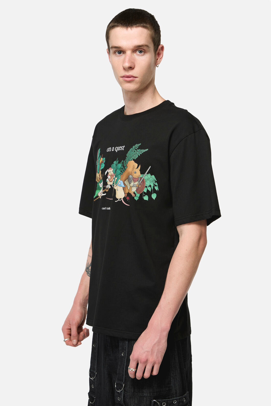 Black Friday - On A Quest Print Tee - black