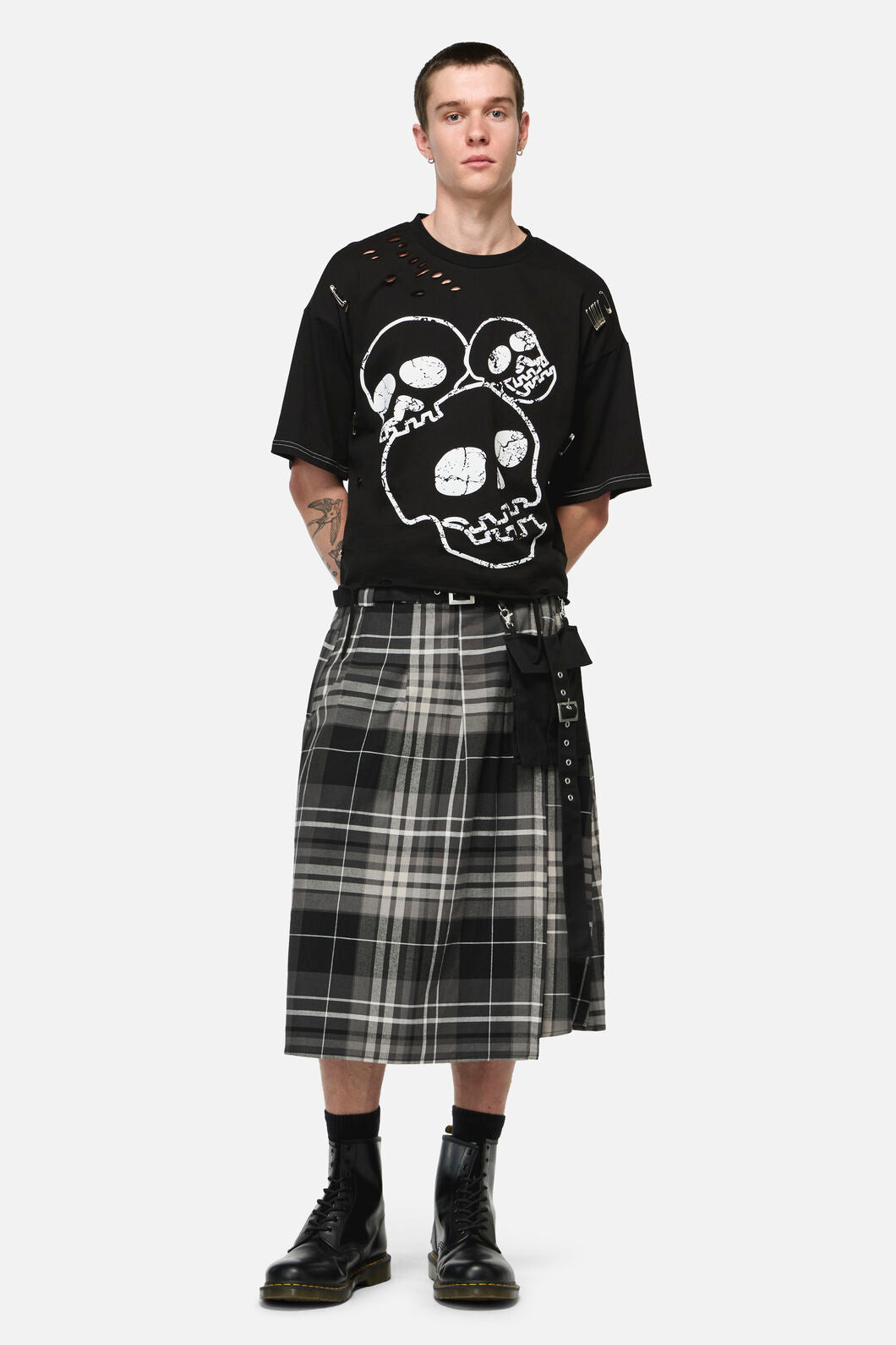 Black Friday - Numbskull Distressed UnisexTee - black