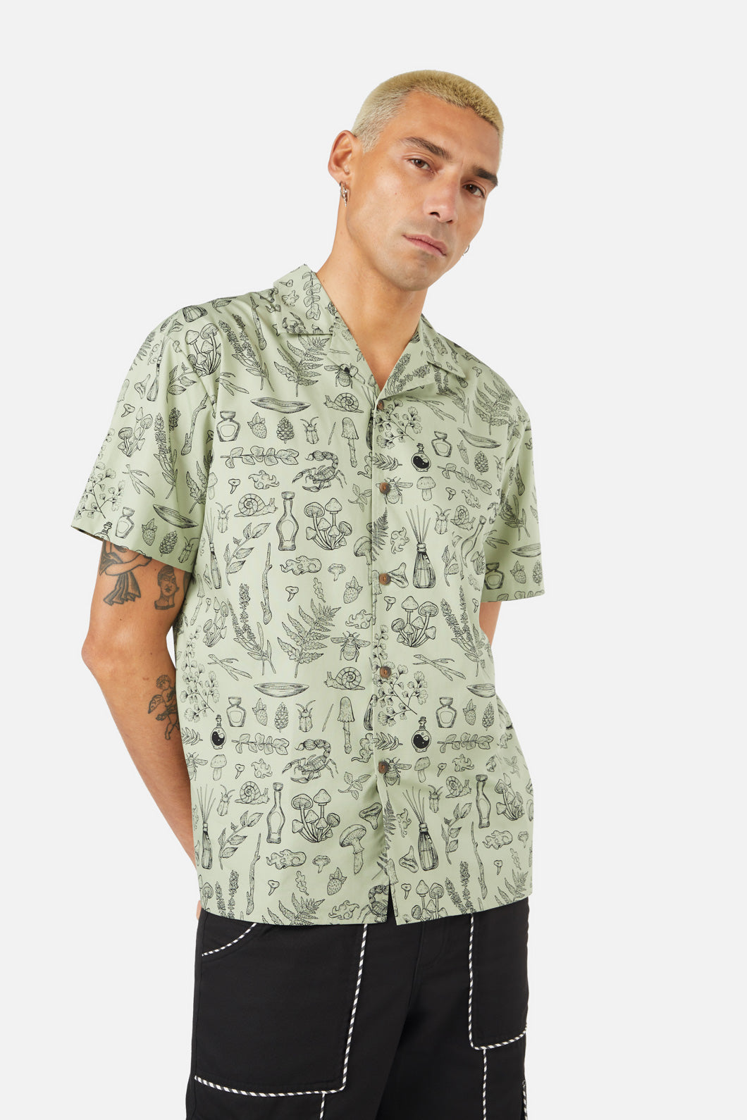 Black Friday - Sprouted Flora SS Shirt - sage