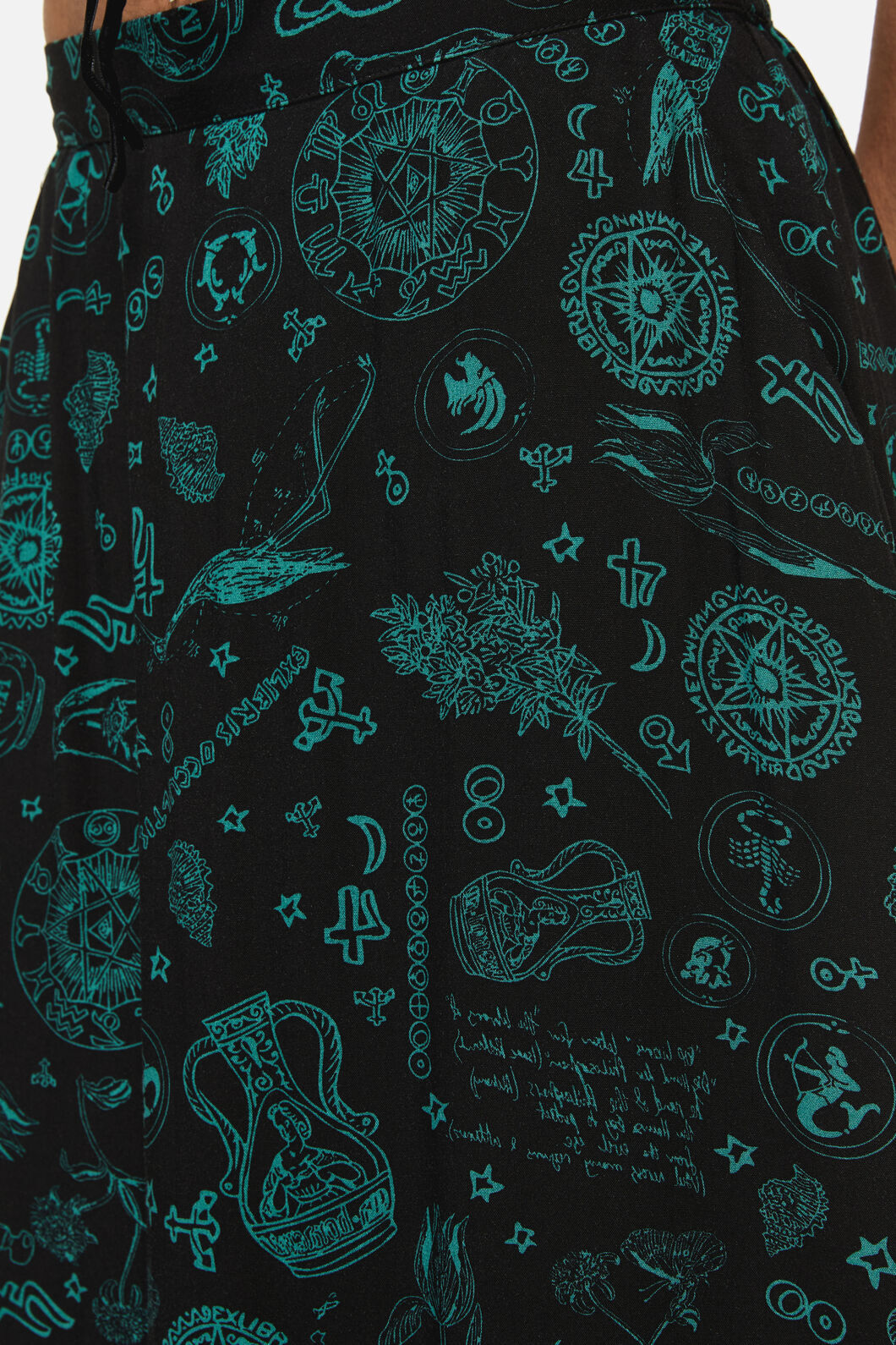 Black Friday - Spellbook Goth Print Midi Skir - black