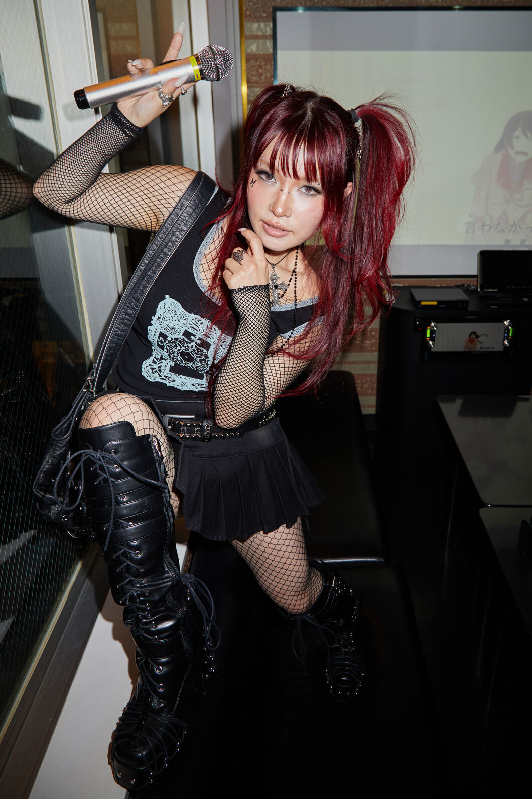 Black Friday - Confessions Lace Singlet - black