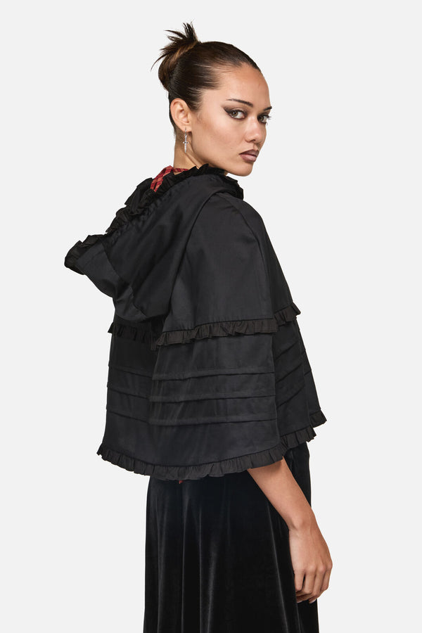 Black Friday - Estate Frill Cape - black