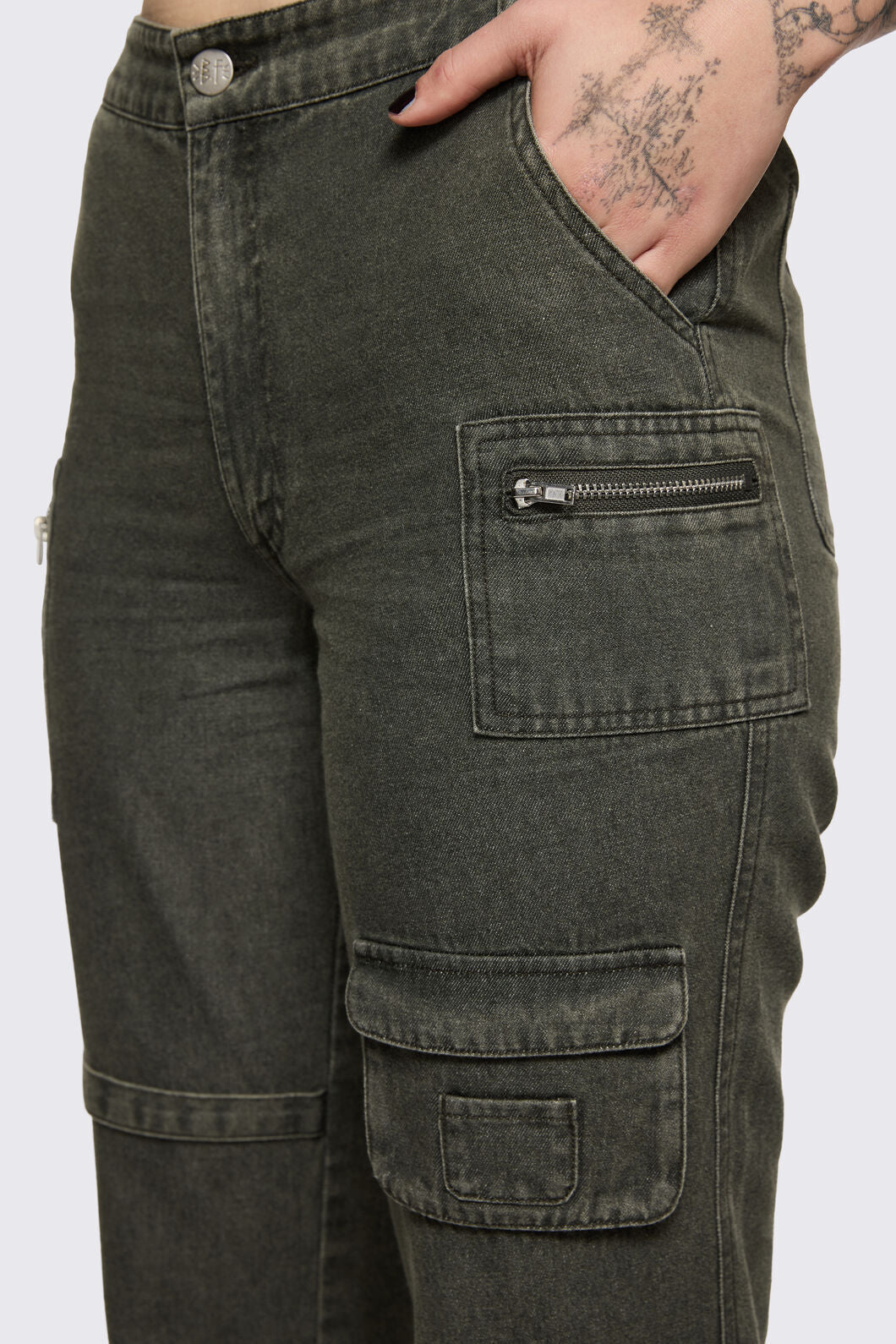 Black Friday - Shelter Cargo Pant - olive