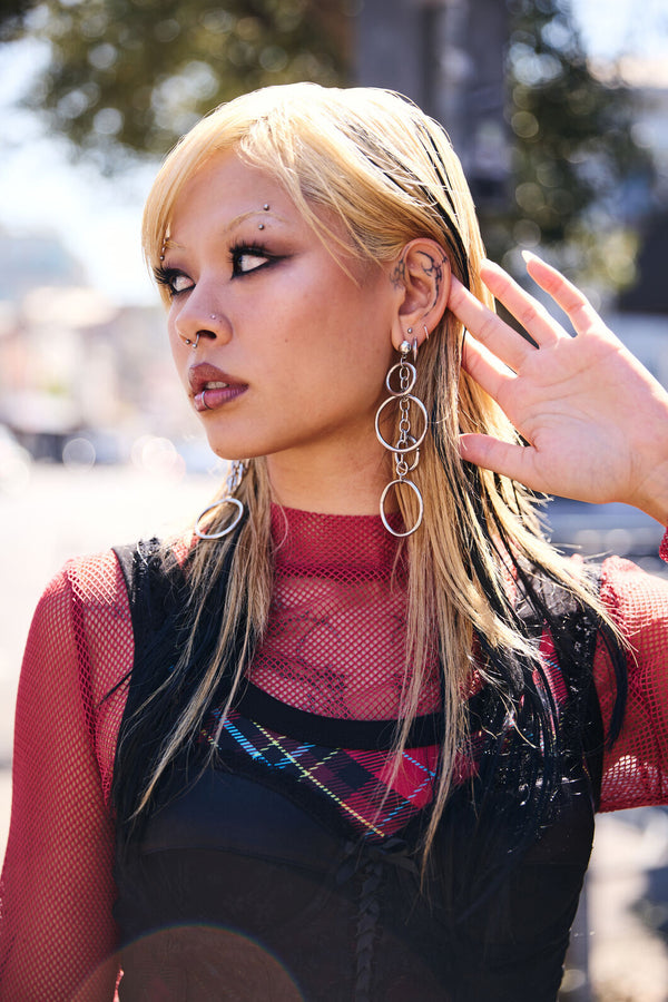 Black Friday - Ring & Chain Statement Earring - silver