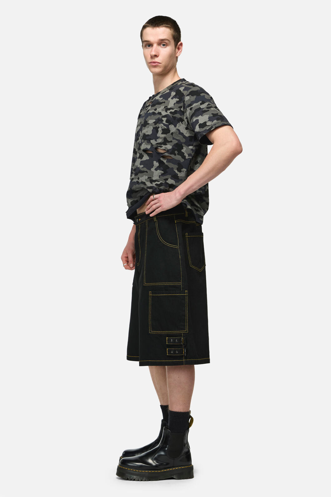 Dangerfield NZ - Signals Goth Trim Cargo Short - black