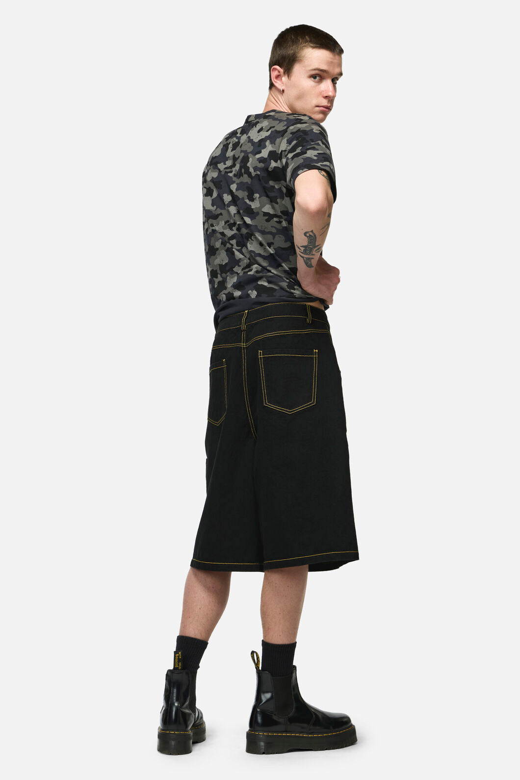 Dangerfield NZ - Signals Goth Trim Cargo Short - black