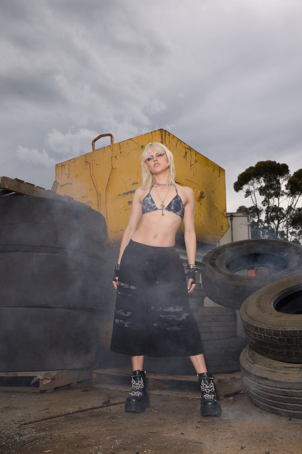 Dangerfield NZ - Disruptive Cutout Camo Shorts - black