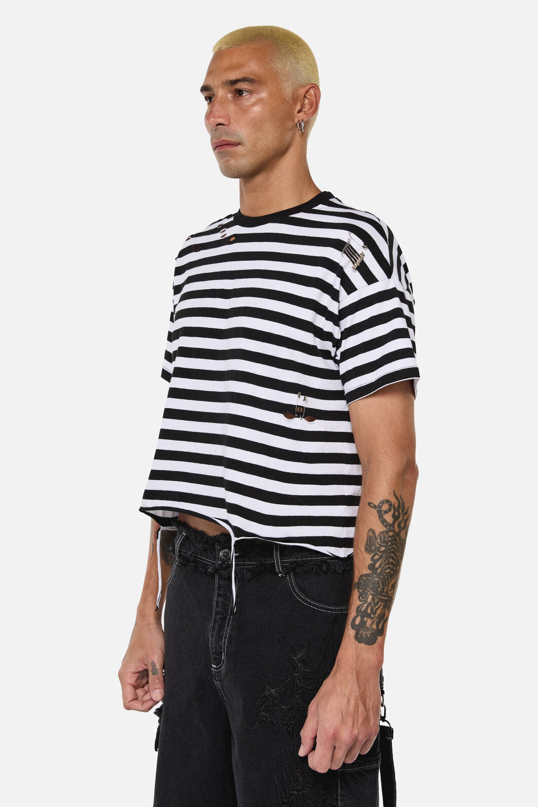 Dangerfield NZ - Sigil Goth StripeDistressedTee - black-white