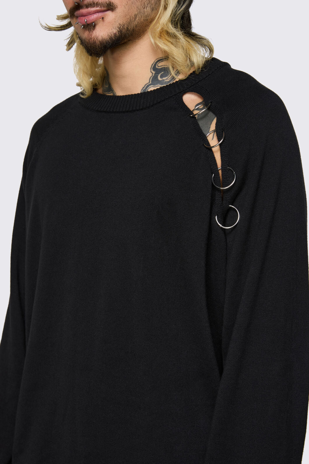 Dangerfield NZ - Goth Slit O-Ring Knit - black