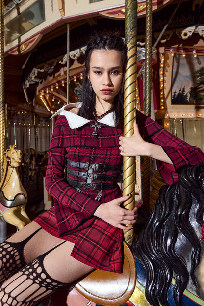 Dangerfield NZ - Over It Tartan Knit Top - red