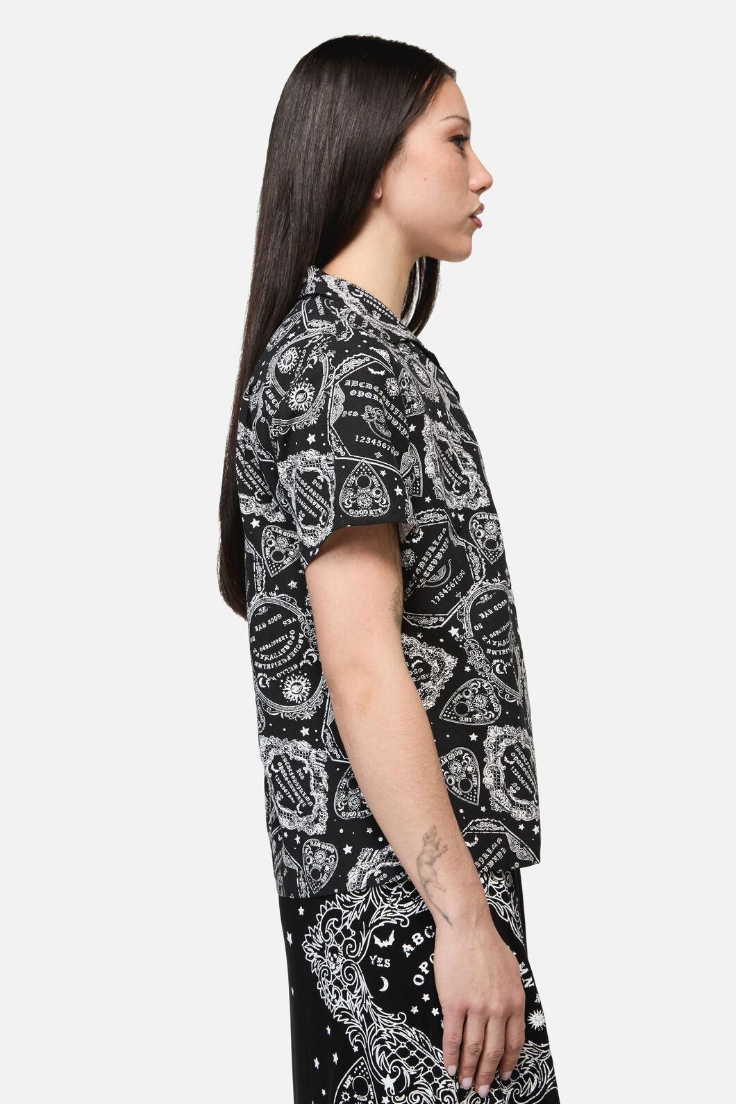 Dangerfield NZ - Séance Goth Print Blouse - black