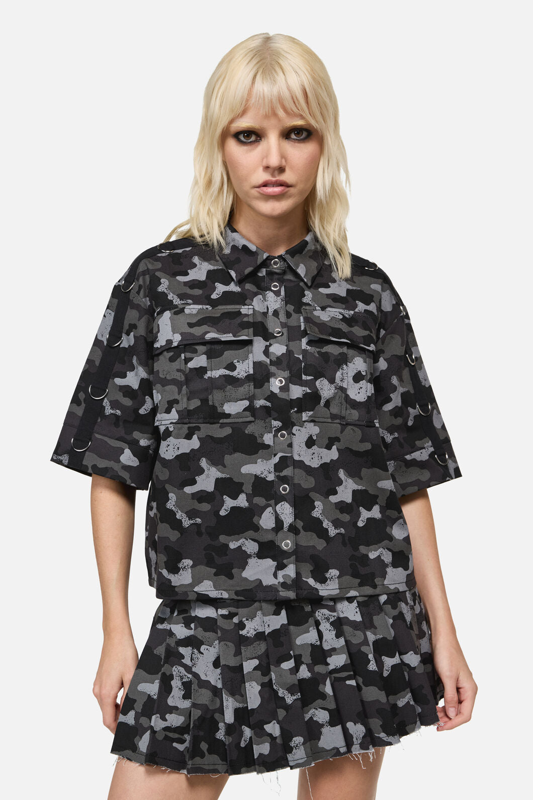 Dangerfield NZ - Disruptive Camo Boxy CropShirt - grey-black