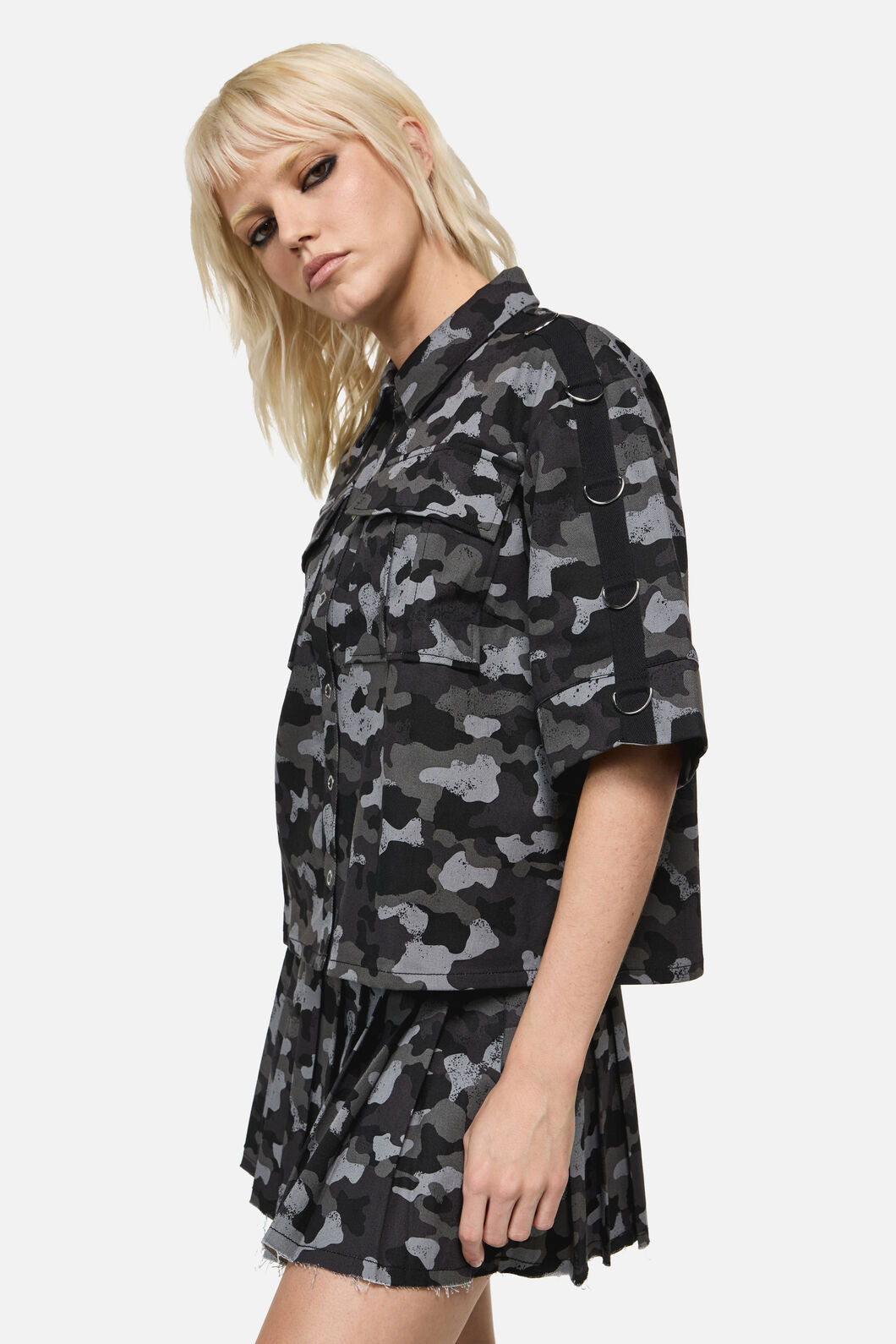 Dangerfield NZ - Disruptive Camo Boxy CropShirt - grey-black