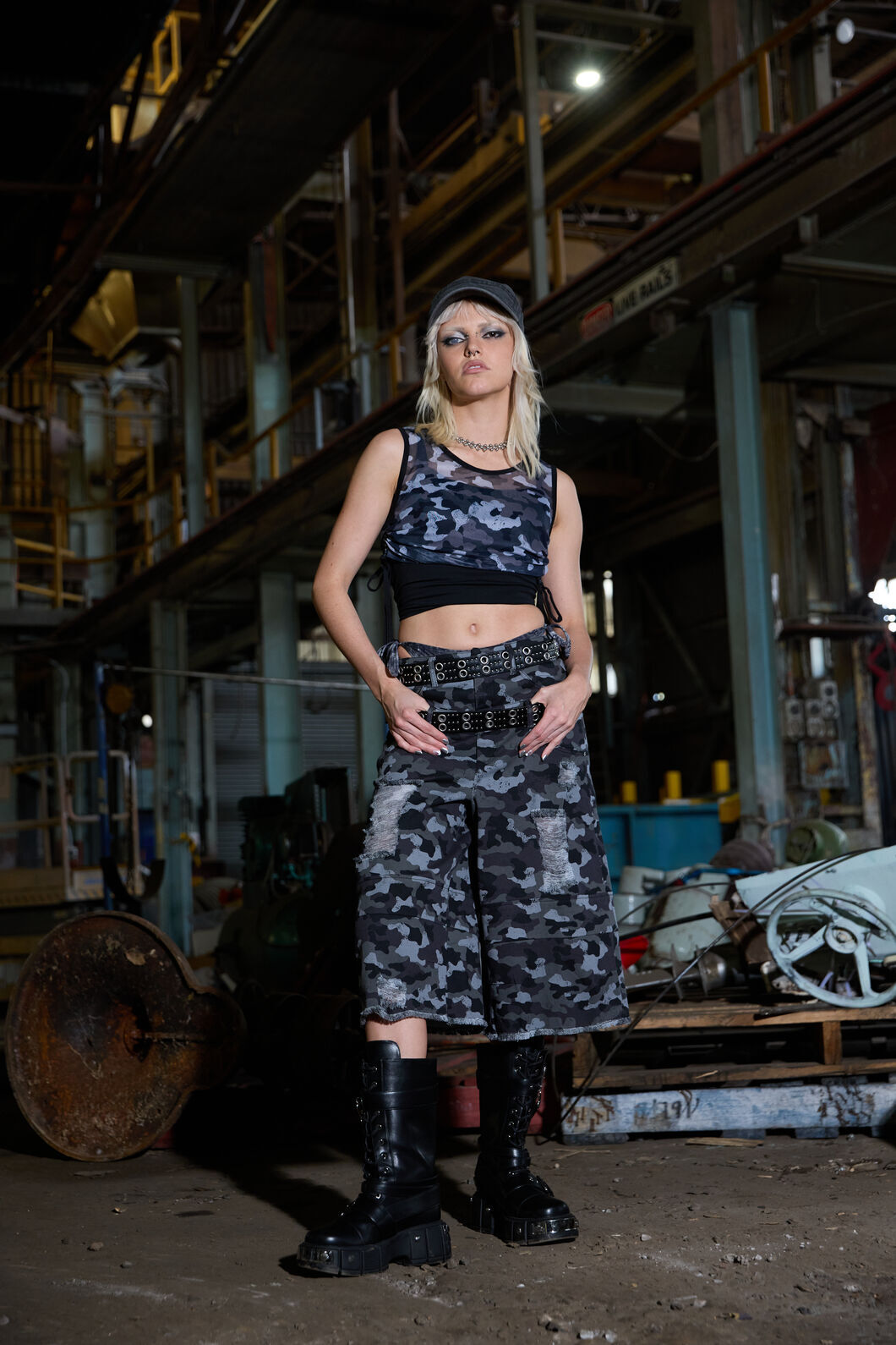 Dangerfield NZ - Disruptive CampDistressedJorts - grey-black