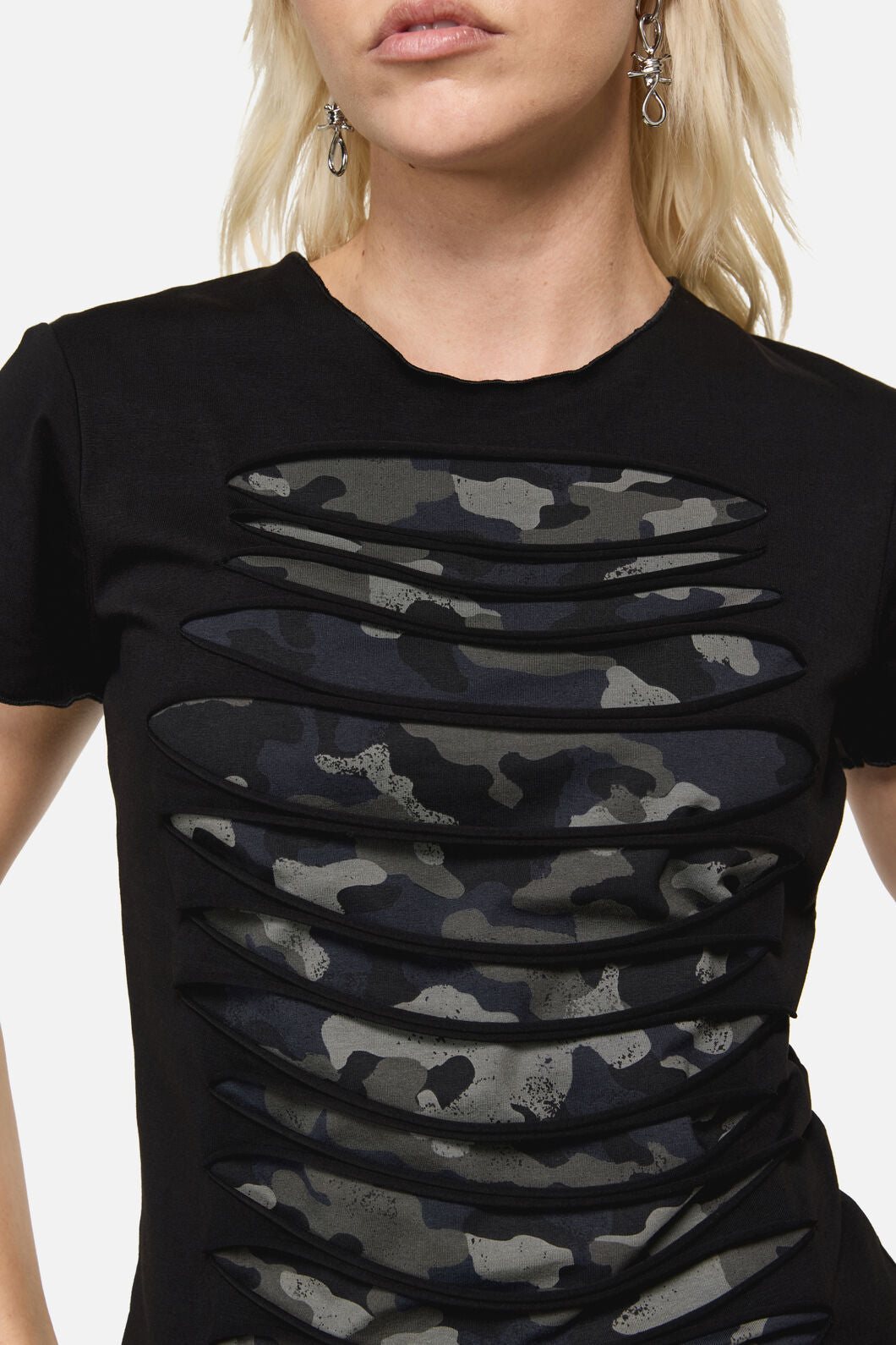 Dangerfield NZ - DisruptiveDistressedCutOutTee - grey-black