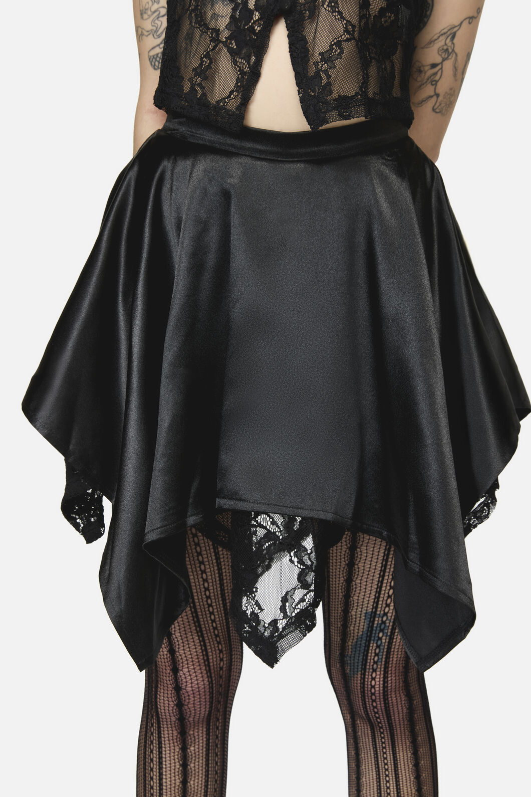 Dangerfield NZ - Pond Lace Goth Skort - black
