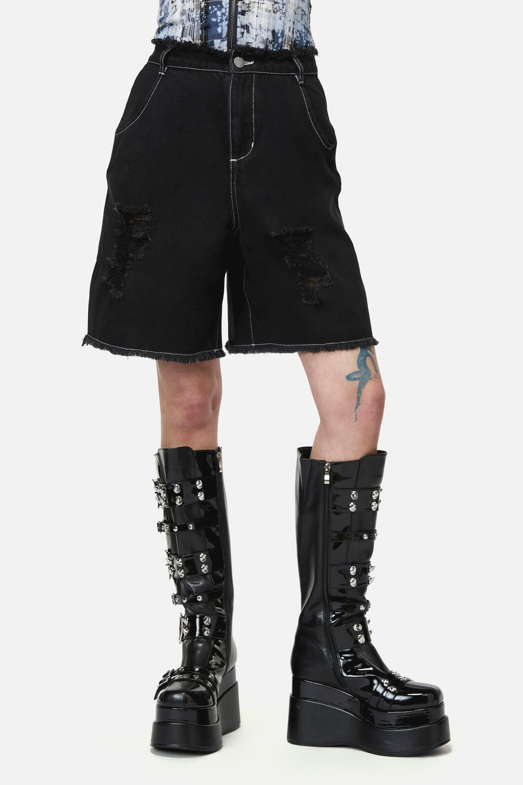 Dangerfield NZ - Divination Goth Ripped Short - black