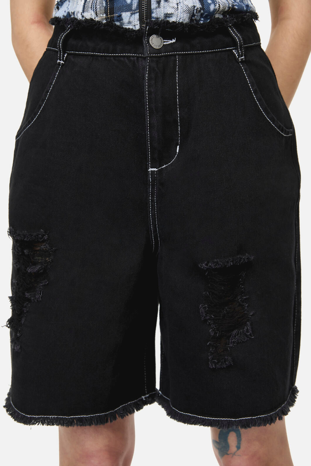 Dangerfield NZ - Divination Goth Ripped Short - black