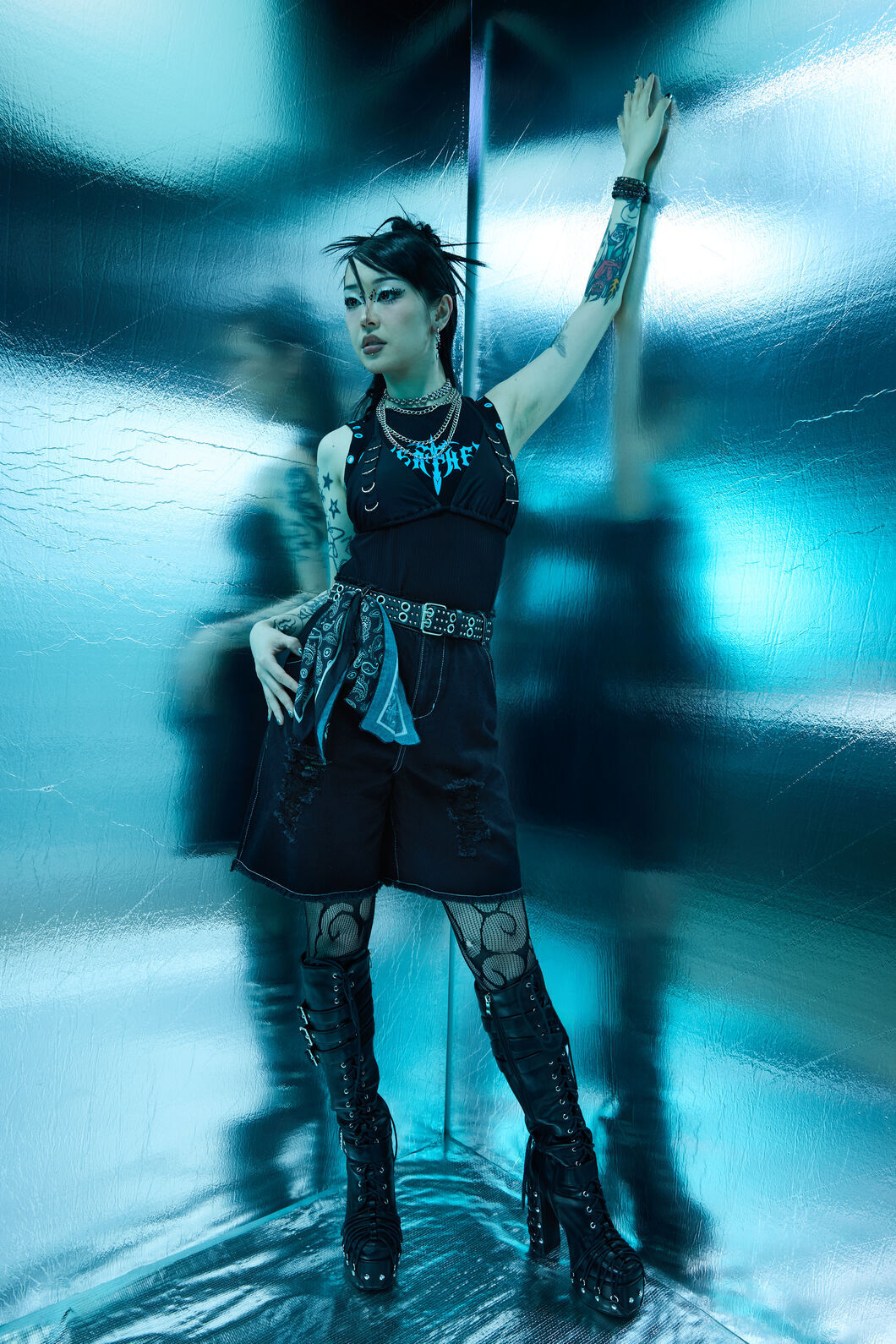 Dangerfield NZ - Divination Goth Ripped Short - black