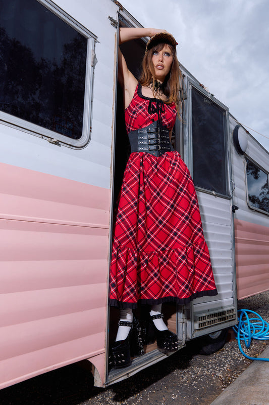 Dangerfield NZ - CurvePiracyPunkTartanMidiDress - red