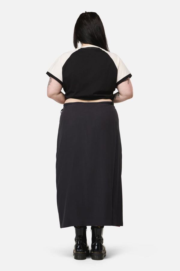 Dangerfield NZ - Curve Reaper GothMidiWrapSkirt - black