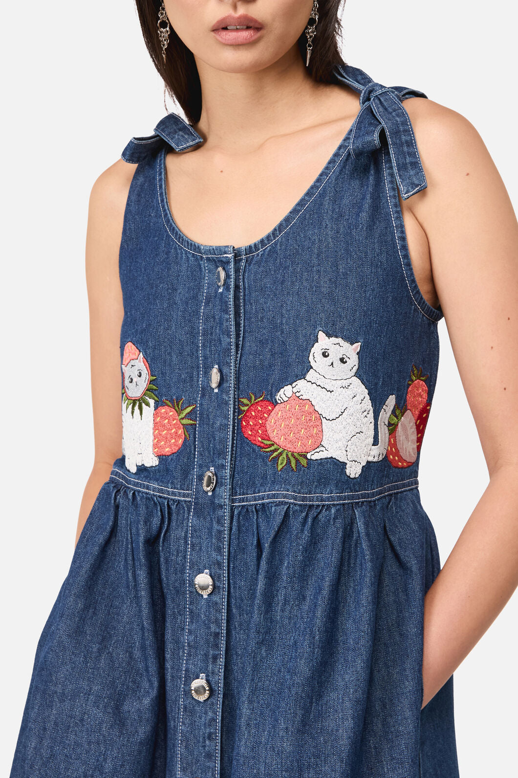 Dangerfield NZ - Strawberry Cat Emb Pinafore - blue-denim