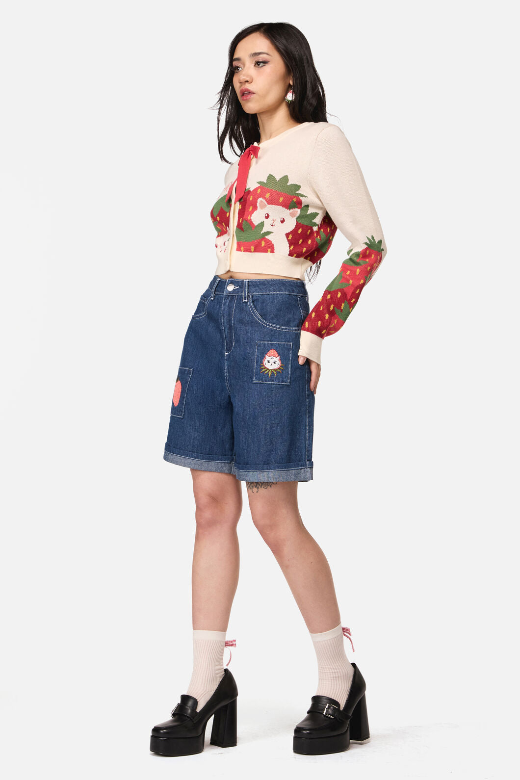 Dangerfield NZ - Strawberry Cat Emb Short - blue-denim