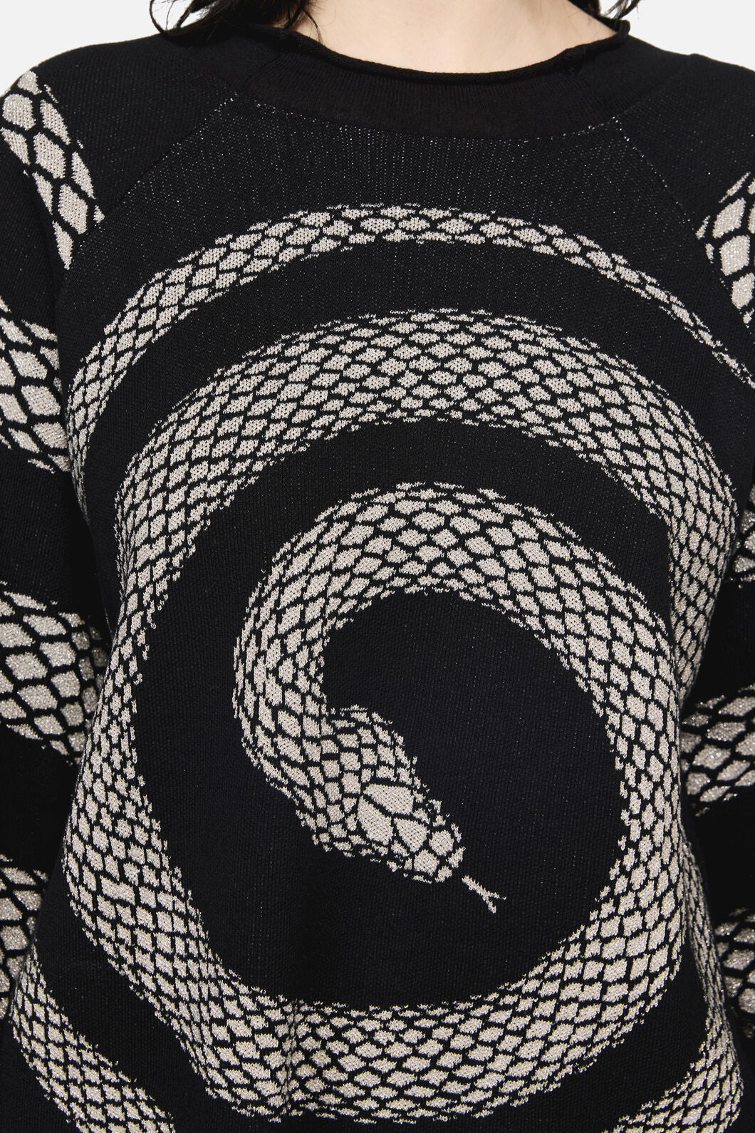 Dangerfield NZ - Slithering Goth Knit - black-white