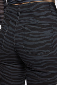 Dangerfield NZ - Untamed Stripe Flare Jean - grey