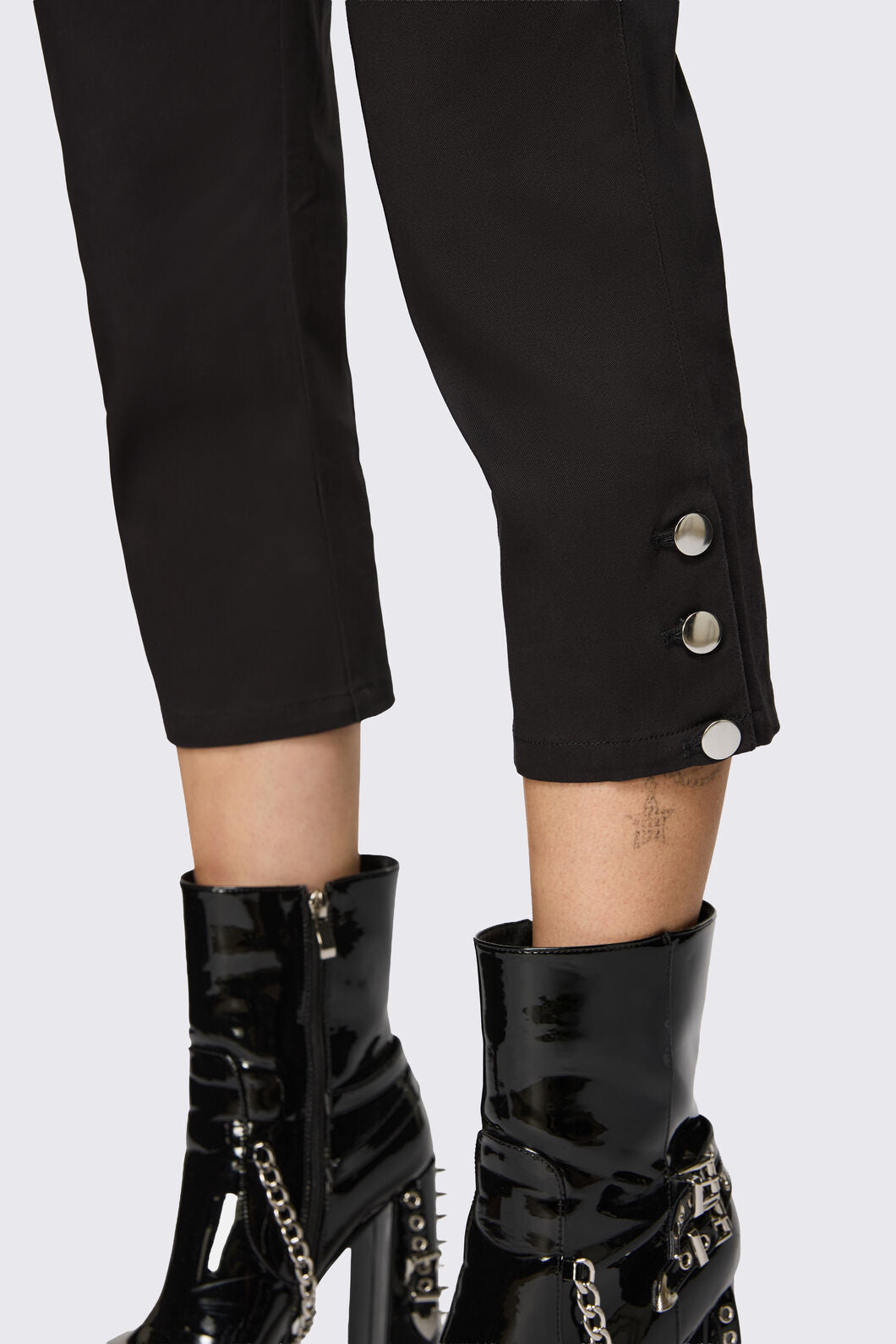 Dangerfield NZ - Underdog Punk Capri Pant - black
