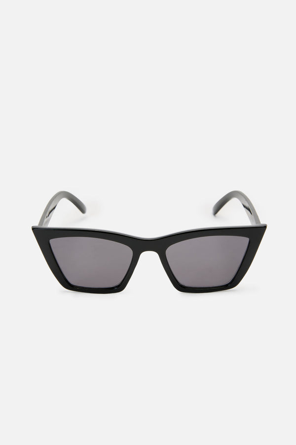 Dangerfield NZ - Upturned Sunglasses - black