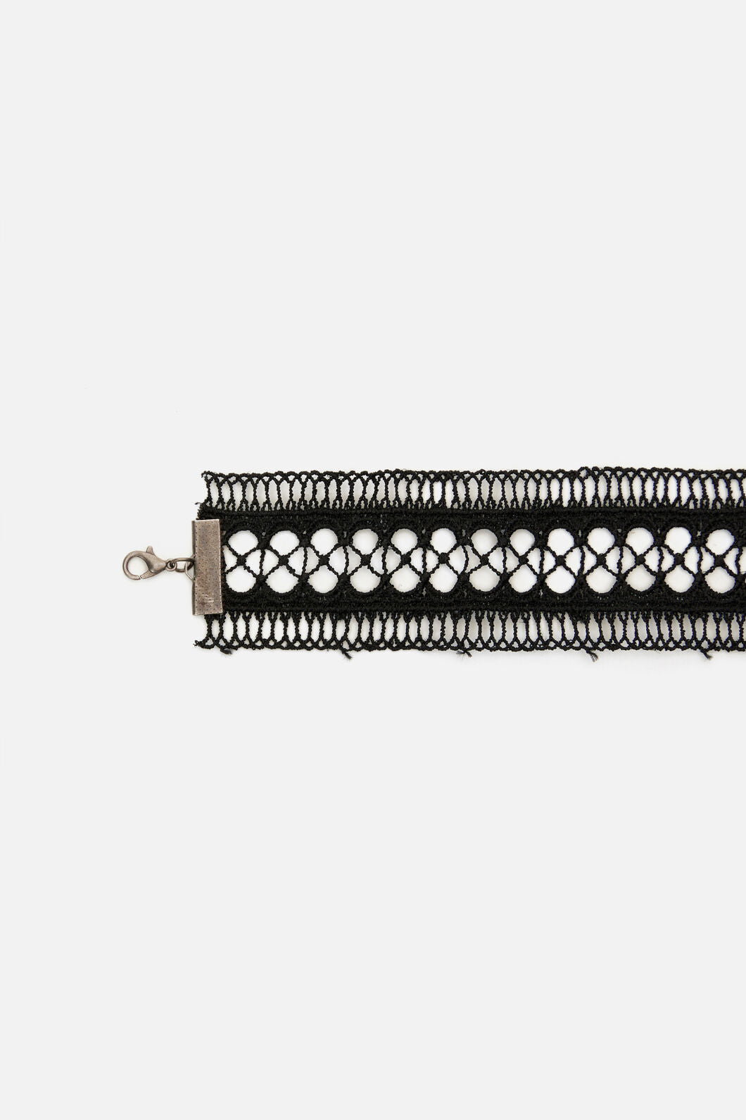 Dangerfield NZ - Cross Skull Lace Choker - black