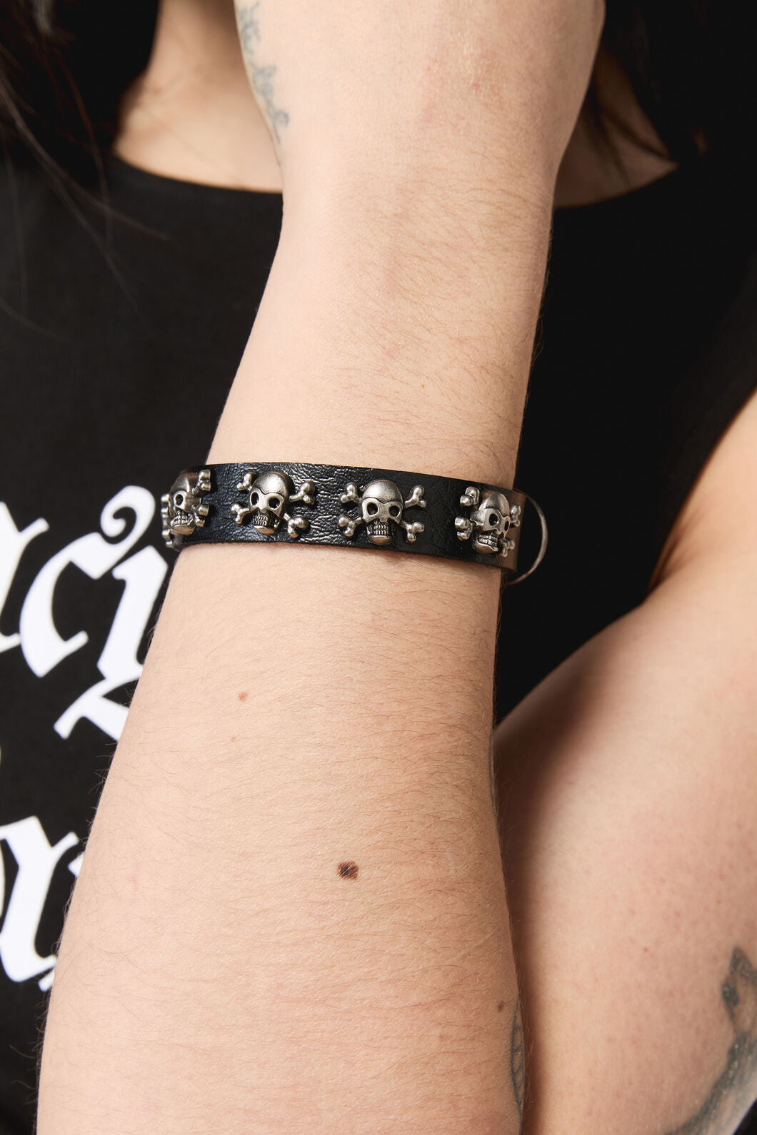 Dangerfield NZ - Pirate Skull Cuff - black