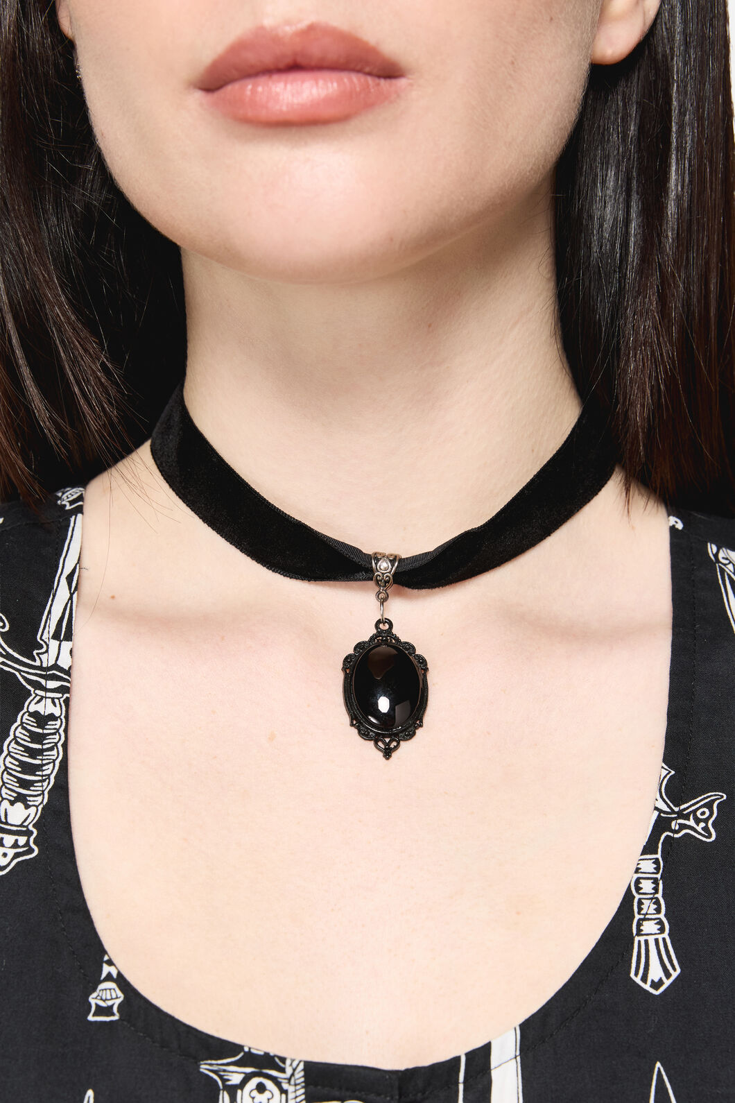 Dangerfield NZ - Black Velvet Charm Choker - black