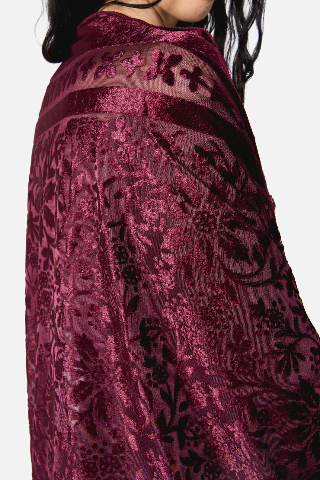 Dangerfield NZ - Velvet Burnout Scarf - burgundy