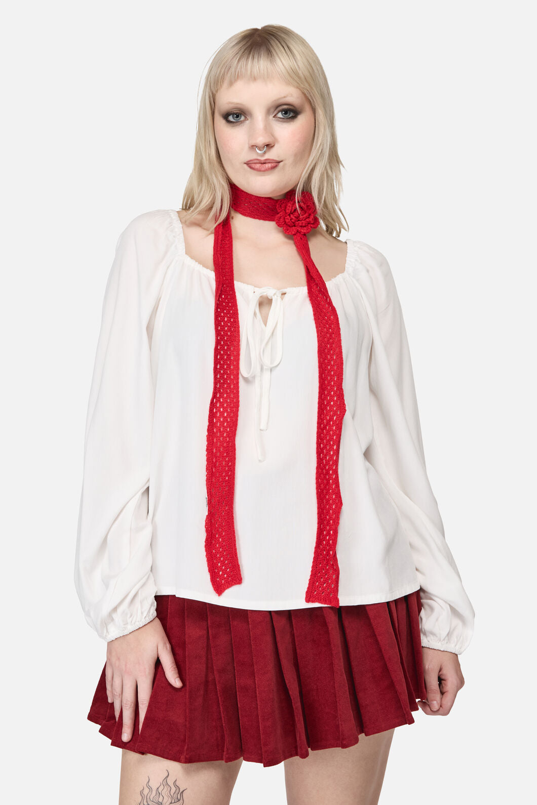 Dangerfield NZ - Red Narrow Daisy Pin Scarf - red