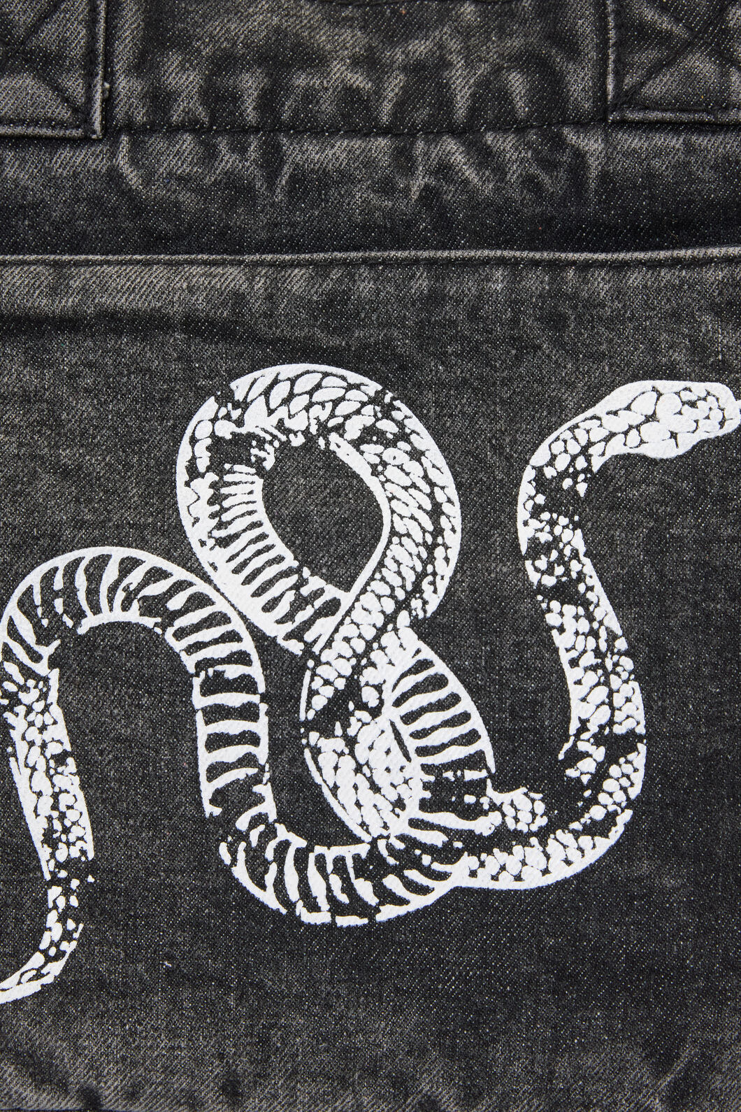 Dangerfield NZ - Slithering Goth Printed Bag - black