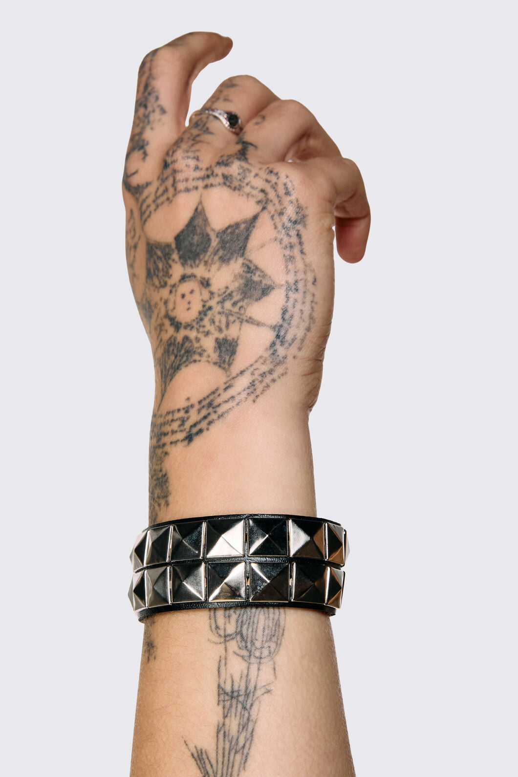 Dangerfield NZ - Double Pyramid Stud PU Cuff - black-silver