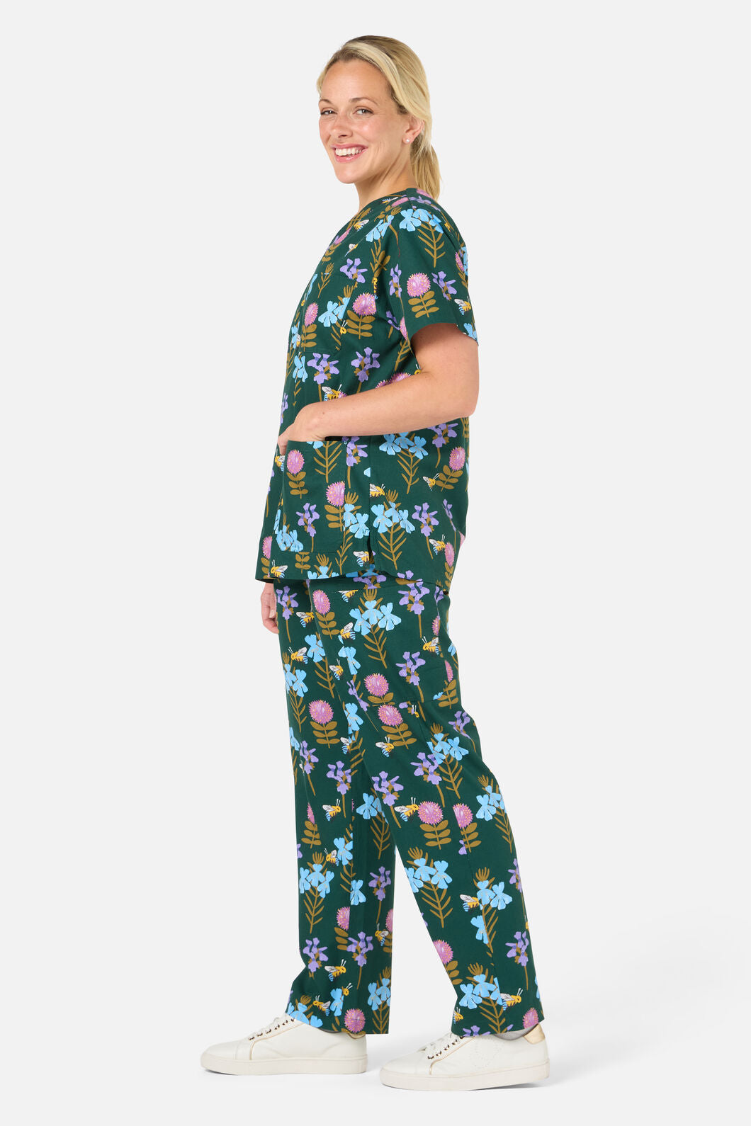 Scrubs With Love - Blue Banded Bee scrub set - green