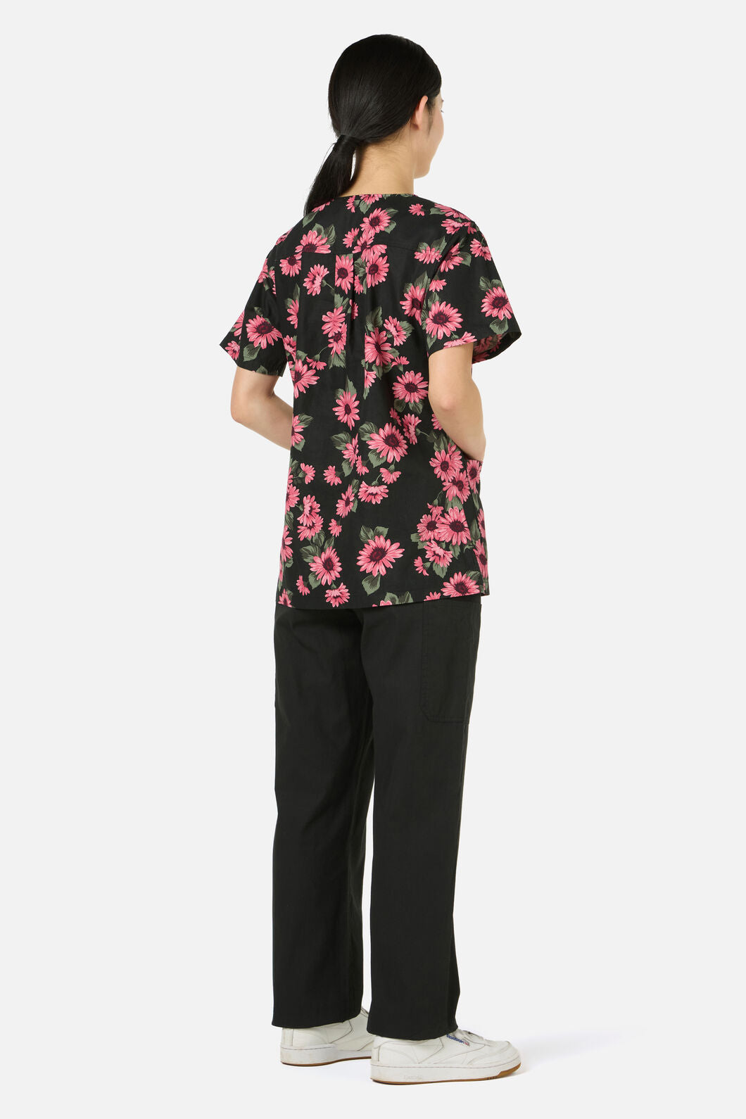 Scrubs With Love - Winter Daisy Top&Pant scrubset - green